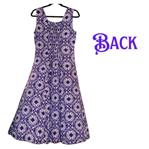 Stunning Purple Dress with Unique Design - Perfect for Any Occasion! - Picture 3 of 9